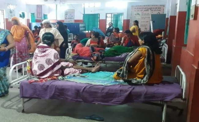 3000 से अधिक बेड फुल, एक-एक बेड पर दो-दो मरीज, कई का तो जमीन पर ही इलाज