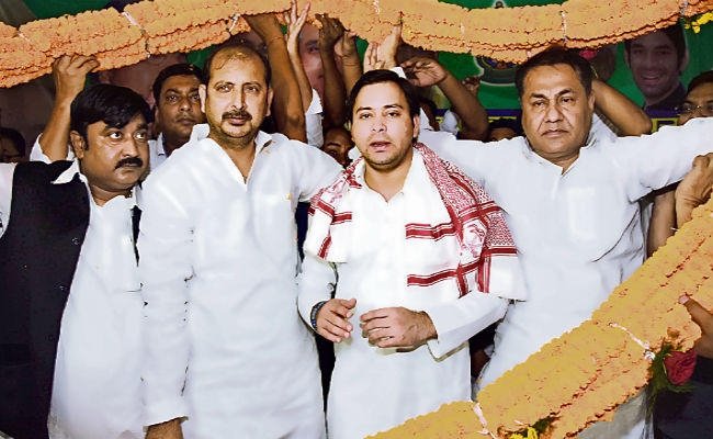 पटना : सांप्रदायिक ताकतों और जनादेश का अपमान करने वालों से समझौता नहीं : तेजस्वी यादव