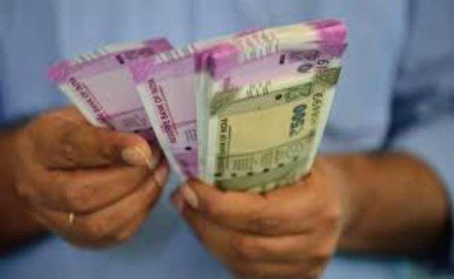 केंद्रीय कर्मियों को इस महीने पांच दिन पहले ही मिल जायेगा वेतन
