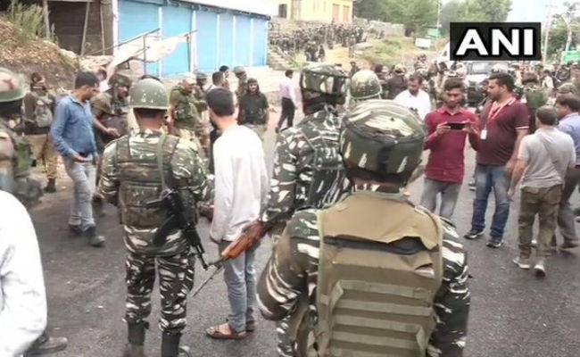 जम्मू-कश्मीर : मुठभेड़ में 3 आतंकवादी ढेर, सेना का एक जवान शहीद