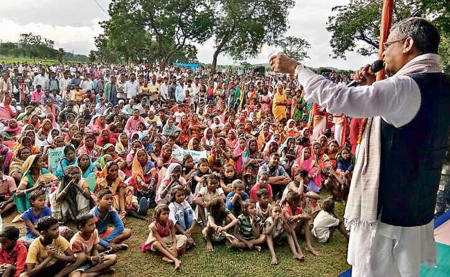 आदिवासियों को खान पर दिलायेंगे मालिकाना हक – बाबूलाल
