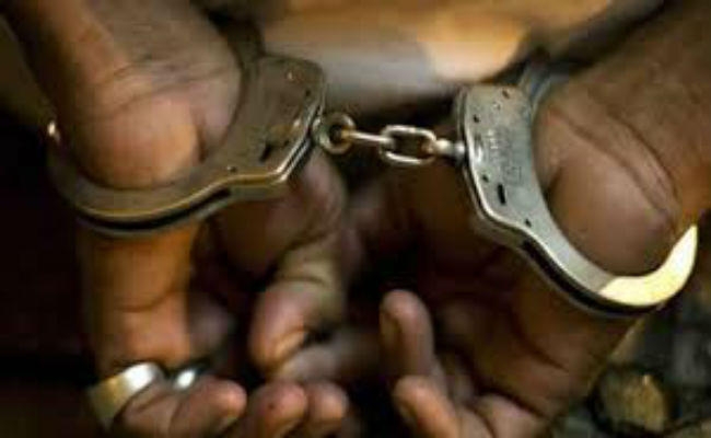 38 लाख के सोना सहित दो गिरफ्तार