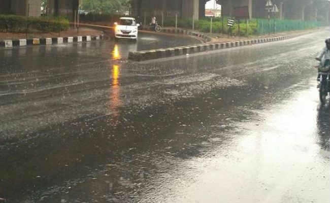 बूंदाबांदी से साल की शुरुआत, अभी तीन दिन राहत नहीं, रेल और हवाई सेवाएं भी प्रभावित