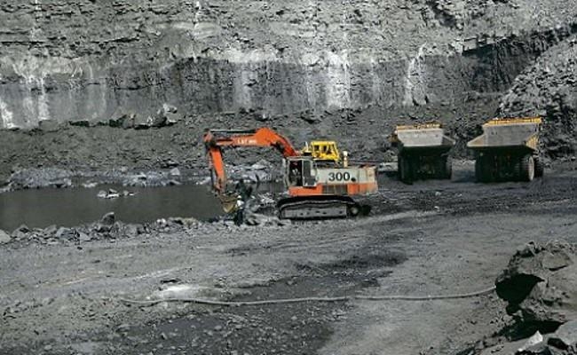 कोयला खदान पर फिर मंडराने लगे काले बादल