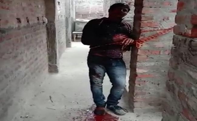 बहन-मां के लिए हक मांगने गये बेटे को पिता ने पाया से बांध कर पीटा, जानें… पूरा मामला
