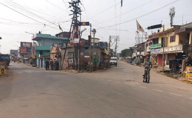 लोहरदगा हिंसा : जिले में छठे दिन भी कर्फ्यू जारी, दिनभर घर में बंद रहे लोग, चप्पे-चप्पे पर पुलिस