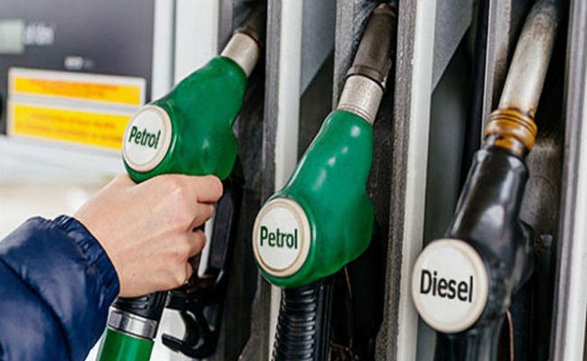 Petrol Diesel Prices: एक अप्रैल से बढ़ सकती हैं पेट्रोल, डीजल की कीमतें
