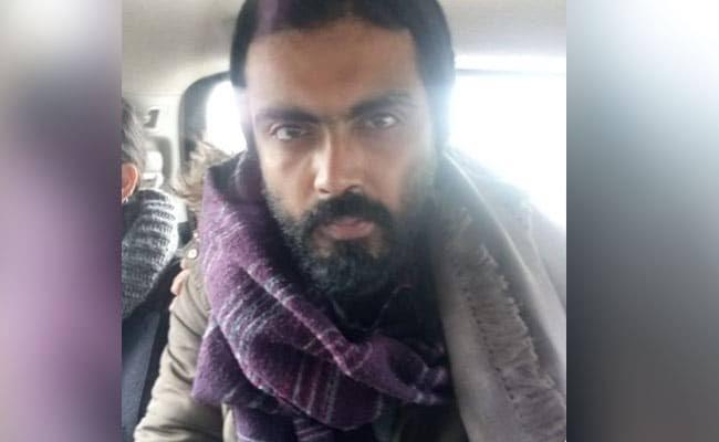 शरजील के संपर्क वाले 10 फोन नंबर खंगाल रही पुलिस, थाने से छूटे इमाम के भाई ने छोड़ दिया गांव, पहुंचा दिल्ली