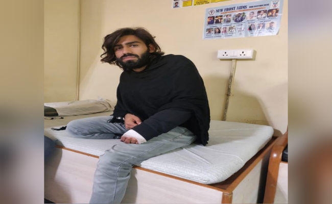 जामिया गोलीकांड में घायल छात्र शादाब फारूक को एम्स से मिली छुट्टी