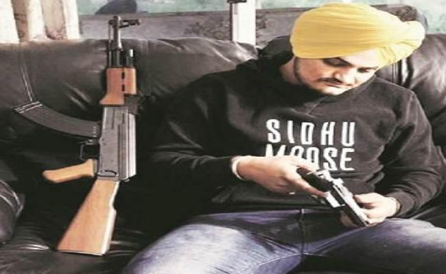 हिंसा और गन कल्चर को बढ़ावा देने पर पंजाबी सिंगर्स के खिलाफ मामला दर्ज