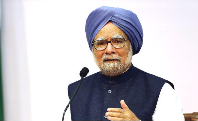 ”शर्म की बात है कि पढ़े-लिखे होने के बाद भी युवकों को रोजगार के लिए भटकना पड़ता है”