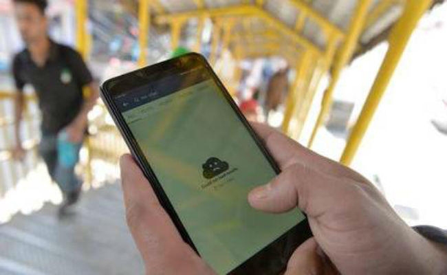 अफजल की सातवीं बरसी पर कश्मीर में मोबाइल इंटरनेट सेवाएं निलंबित