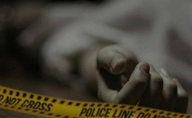Bihar News : रोज-रोज के झगड़े से परेशान होकर पत्नी ने शराबी पति को कुल्हाड़ी से काट डाला