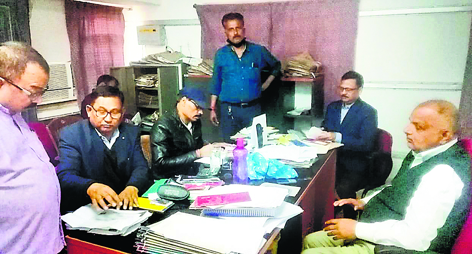 Bihar News: सीवान जिला परिषद के इंजीनियर के ठिकानों पर विजिलेंस का छापा, 3.2 करोड़ की संपत्ति का चला पता