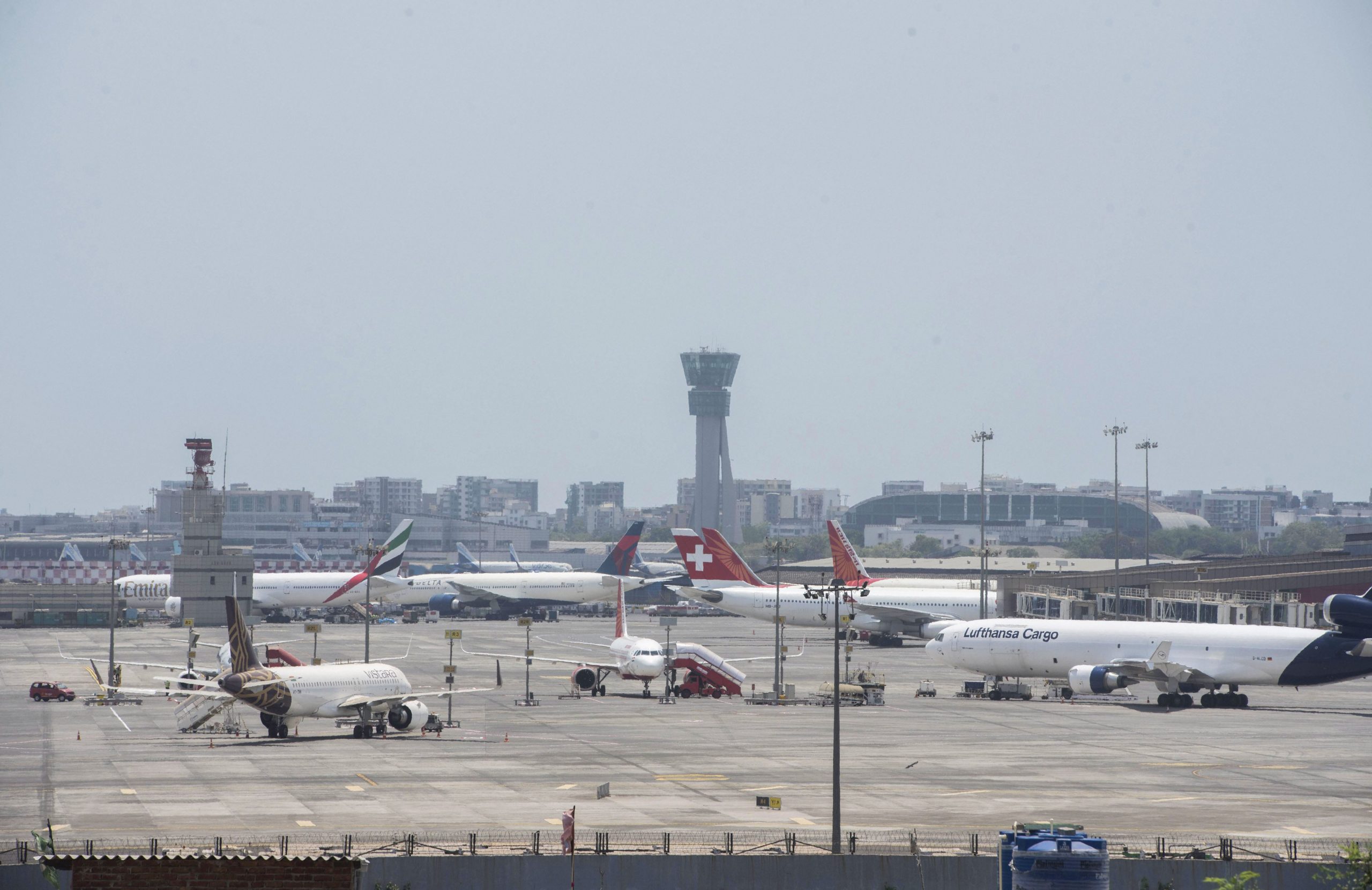 Domestic Flights India : घरेलू उड़ान के लिए महाराष्ट्र राजी, यहां देखें कहां से कितनी उड़ानें
