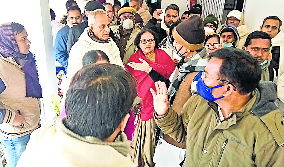 Bihar Congress में नहीं थम रहा मारपीट का दौर, प्रभारी भक्तचरण दास के सामने फिर कार्यकर्ताओं में झड़प