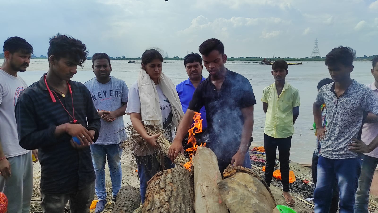 राखी बंधने आयी थी दिल्ली से पटना, देना पड़ा भाई को मुखाग्नि, थाने में दर्ज फर्द बयान में बहन ने कही ये बात