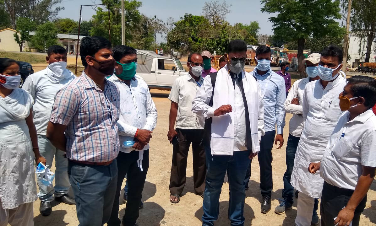 सुरक्षा का हवाला देकर इटखोरी सामुदायिक स्वास्थ्य केंद्र कर्मी गये हड़ताल पर, मंत्री के समझाने पर लौटे