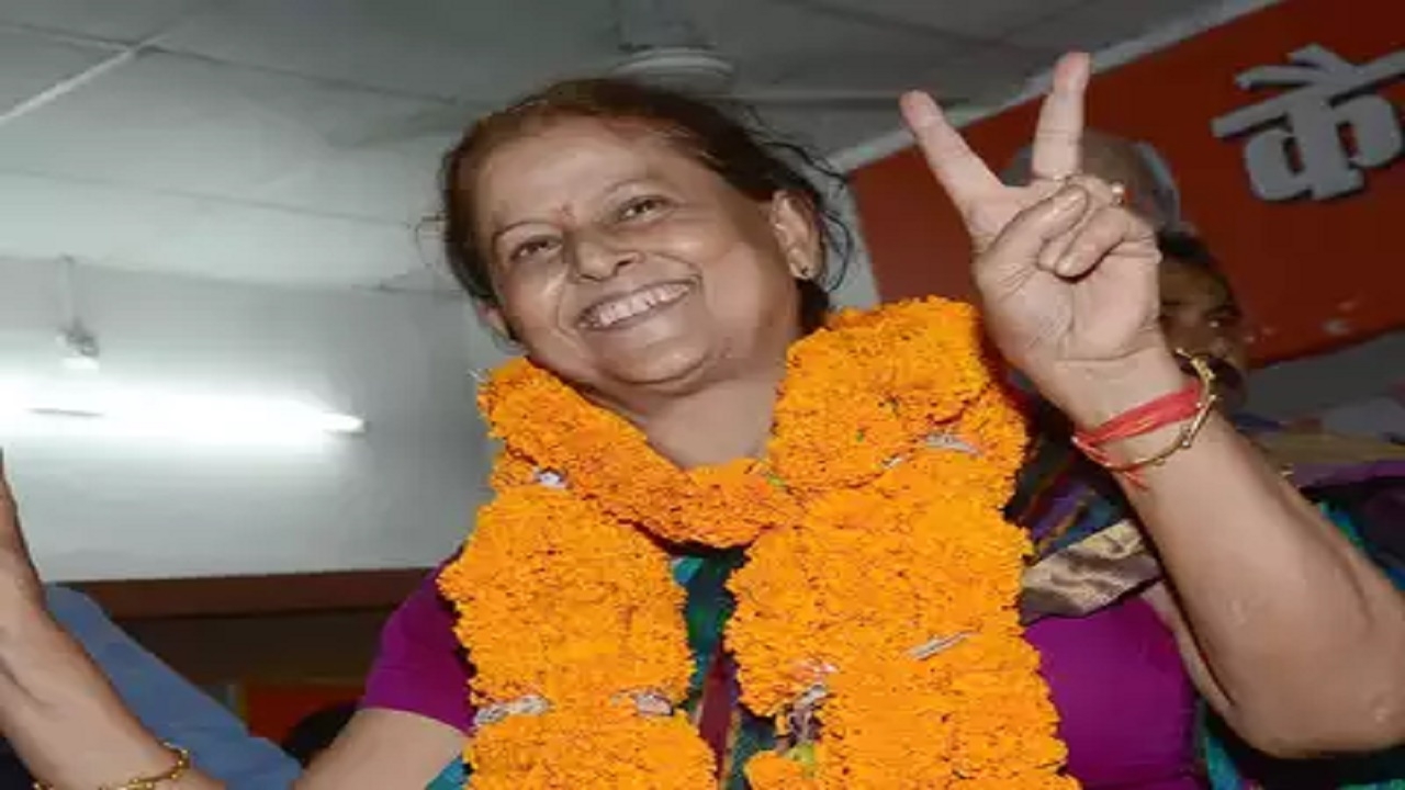पटना में मेयर सीता साहू के बेटे पर केस दर्ज, निगमकर्मी को पीटने का लगा आरोप