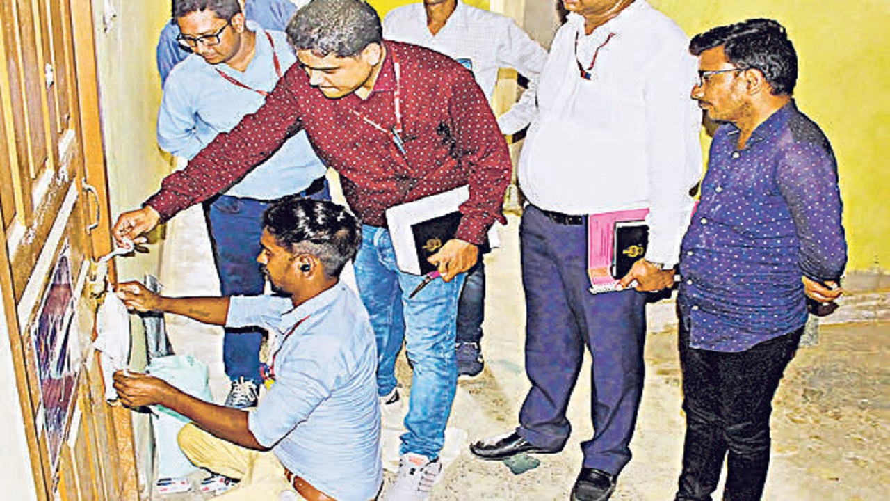 बेगूसराय में विद्यालय प्रबंधन की बड़ी लापरवाही, मध्याह्न भोजन की गर्म दाल में गिरी छात्रा, हालत गंभीर