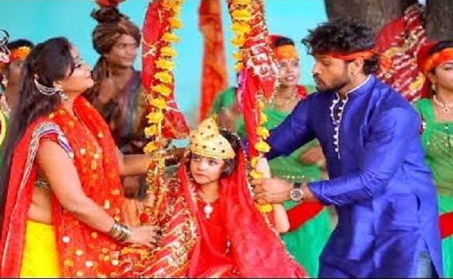 खेसारी लाल यादव ने गाया यह भोजपुरी भक्ति
सॉन्ग,करोड़ के पार पहुंचा व्यूज