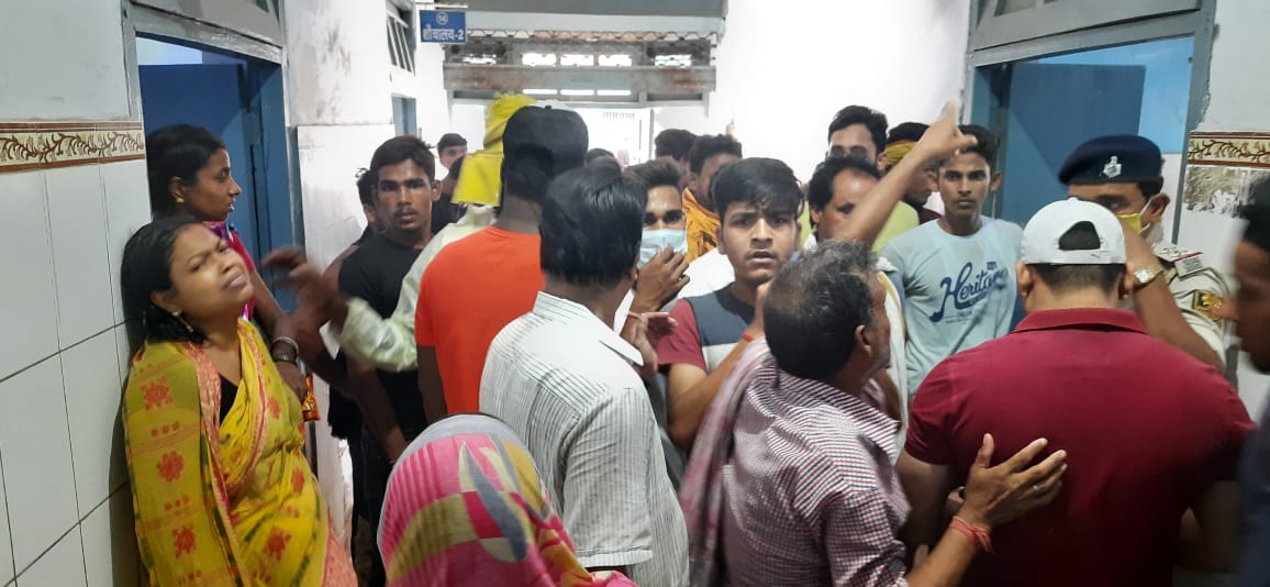 छत गिरने से घायल बच्चे को डॉक्टर ने बताया मृत, अंत्येष्टि के समय देखा तो चल रही थीं सांसें