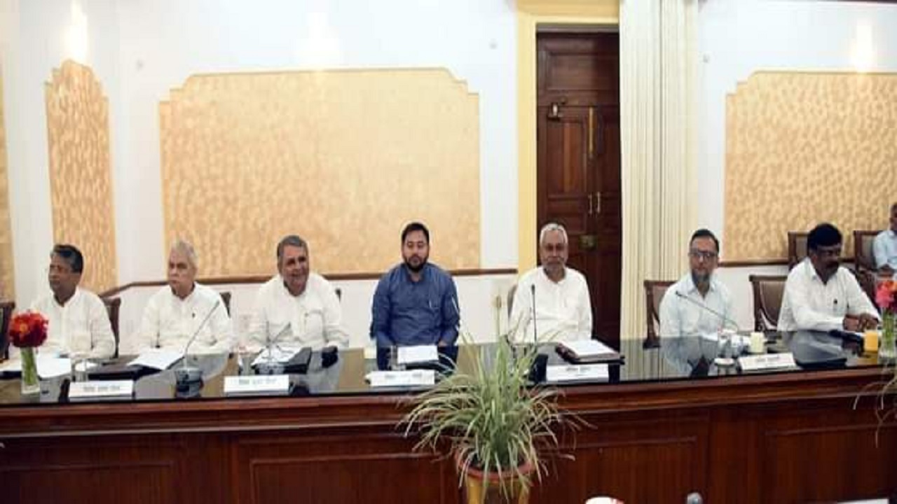 Bihar Cabinet Meeting: नीतीश कुमार ने 12 प्रस्तावों पर लगायी मुहर, विधायकों का फंड बढ़ाया, DMCH को मिला तोहफा