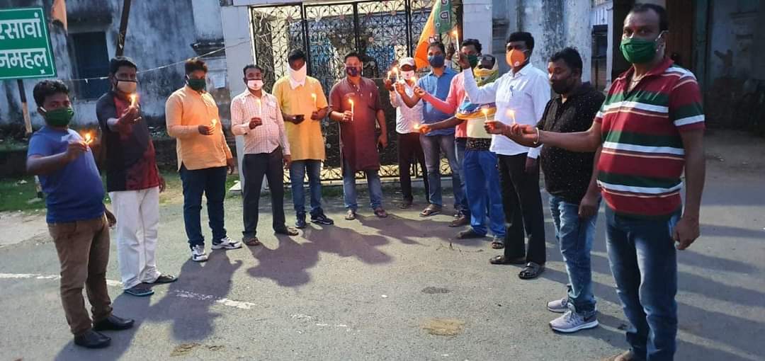 झारखंड में भूख से हुई मौत को लेकर भाजपा ने किया विरोध प्रदर्शन