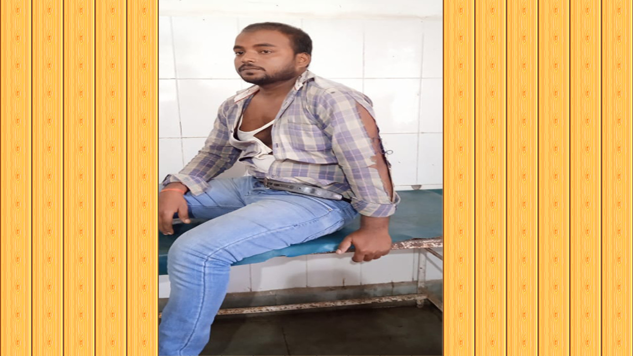 Jharkhand Crime News : हजारीबाग के चौपारण में दिन-दहाड़े युवा व्यवसायी से 7 लाख की लूट, CCTV फुटेज से खंगाले जा रहे हैं सुराग