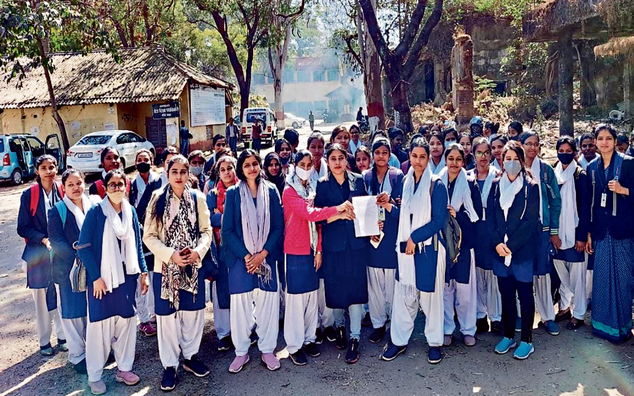 झारखंड में B.Ed छात्राओं को दोबारा लेनी होगी ग्रामीण स्कूलों में ट्रेनिंग, जानिए क्या है मामला