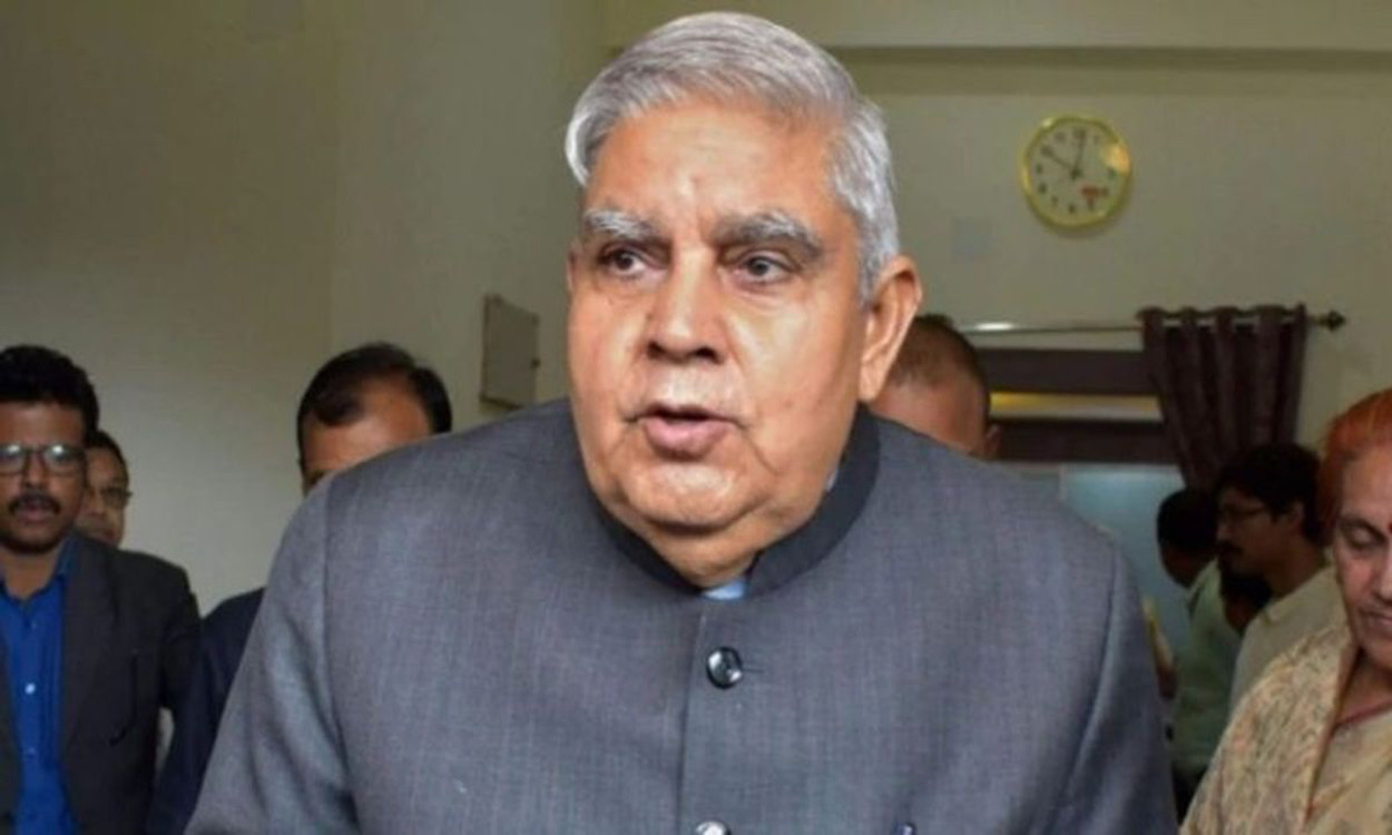 बंगाल में गवर्नर व गृह विभाग के बीच छिड़ी ट्विटर जंग, प्रशासनिक अधिकारियों की भूमिका पर उठाये थे सवाल