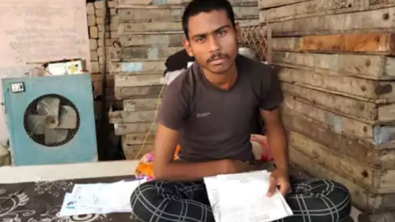 हर दिन 20 रोटी खाने वाला यह लड़का डेढ़ साल से नहीं गया शौचालय, डॉक्टर भी नहीं पकड़ पा रहे इस अजीबोगरीब बीमारी को
