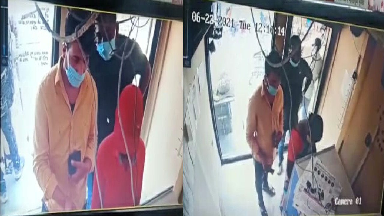 Jharkhand Cyber Crime News : गुमला शहर के एटीएम केंद्र के अंदर घंटों खड़ा रहा साइबर अपराधी, किसी ने जांच व पूछताछ तक नहीं की, कैमरे में हुआ कैद