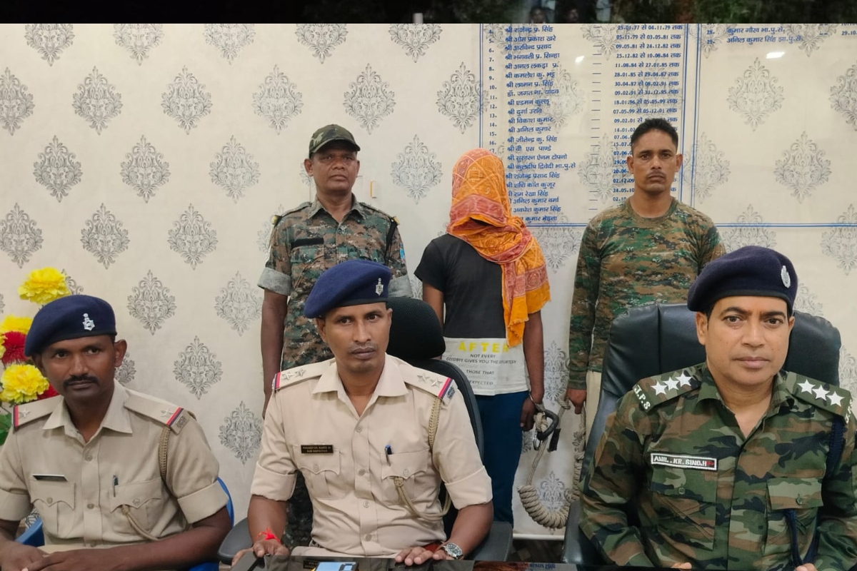 झारखंड: आधार कार्ड लिंक कराने व सरकारी राशि दिलाने के नाम पर करता था ठगी, साइबर अपराधी चढ़ा पुलिस के हत्थे