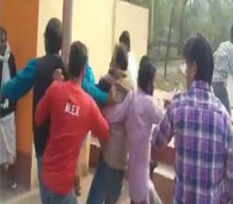 पटना में अतिक्रमण हटाने गये मजिस्ट्रेट पर हमला, लोगों ने दौड़ा-दौड़ाकर पीटा, जान बचाकर भागी टीम