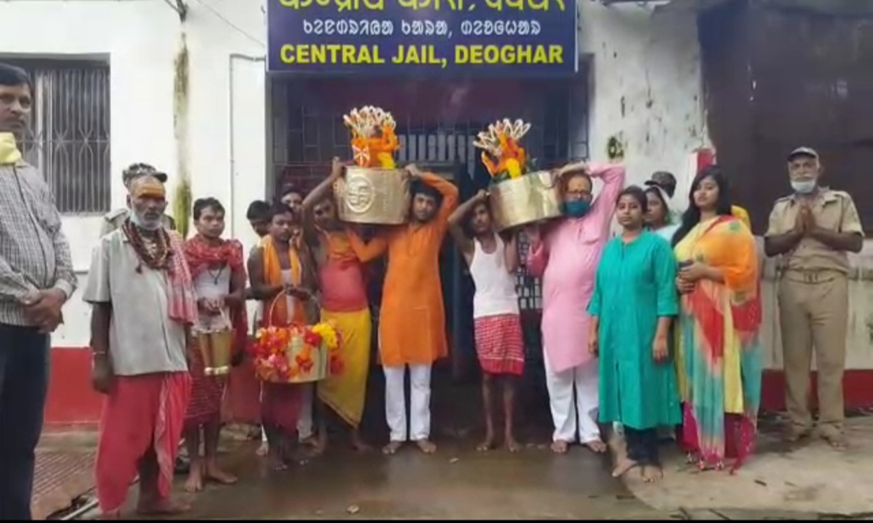 Sawan 2020 : श्रावणी पूर्णिमा को सेंट्रल जेल से एक साथ निकला 2 पुष्प मुकुट, बाबा का हुआ शृंगार