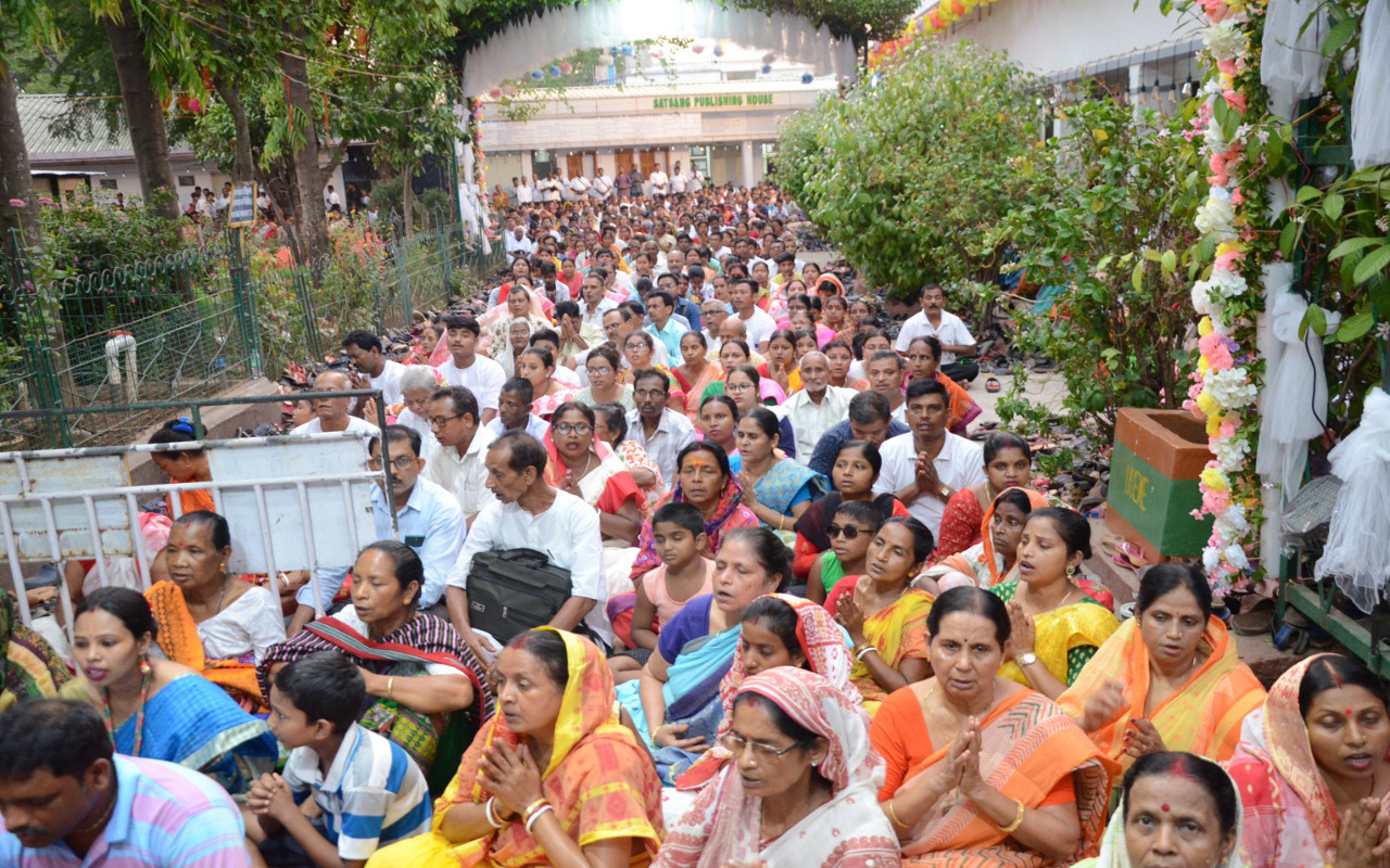 झारखंड : देश-विदेश से देवघर पहुंच रहे आचार्यदेव बाबाई दा के अनुयायी, गुरुवार को कार्यक्रम में लेंगे हिस्सा