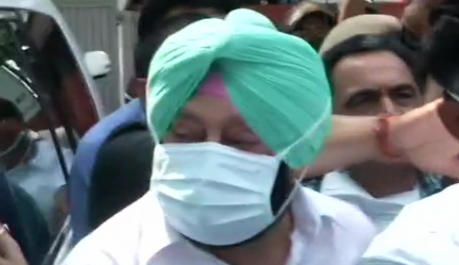 पंजाब कांग्रेस में घमसान : तीन सदस्यीय कमेटी से मिले मुख्यमंत्री कैप्टन अमरिंदर सिंह, कहा…