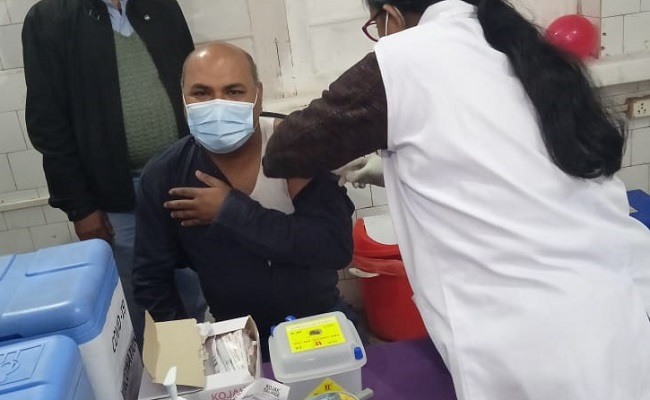 Corona Vaccine in Bihar : कोरोना वैक्सीन के लिए बिहार में अब आधार नंबर अनिवार्य, सरकार ने सख्त की वैक्सीनेशन की मॉनीटरिंग