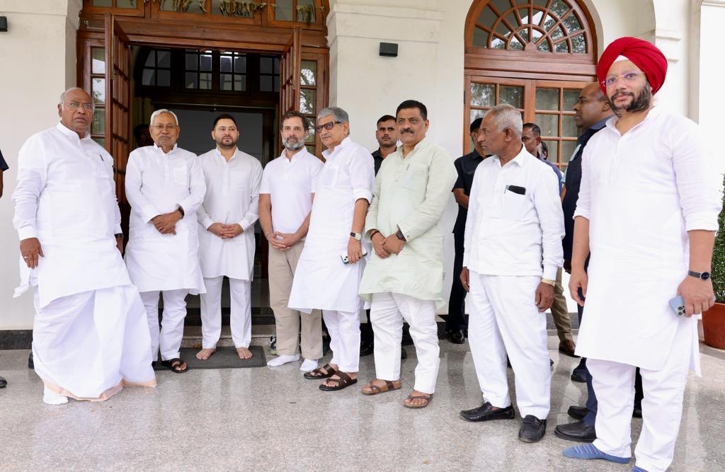 नीतीश-तेजस्वी की राहुल गांधी और खरगे से मुलाकात, 7 महीने बाद फिर भाजपा के खिलाफ गोलबंदी शुरू