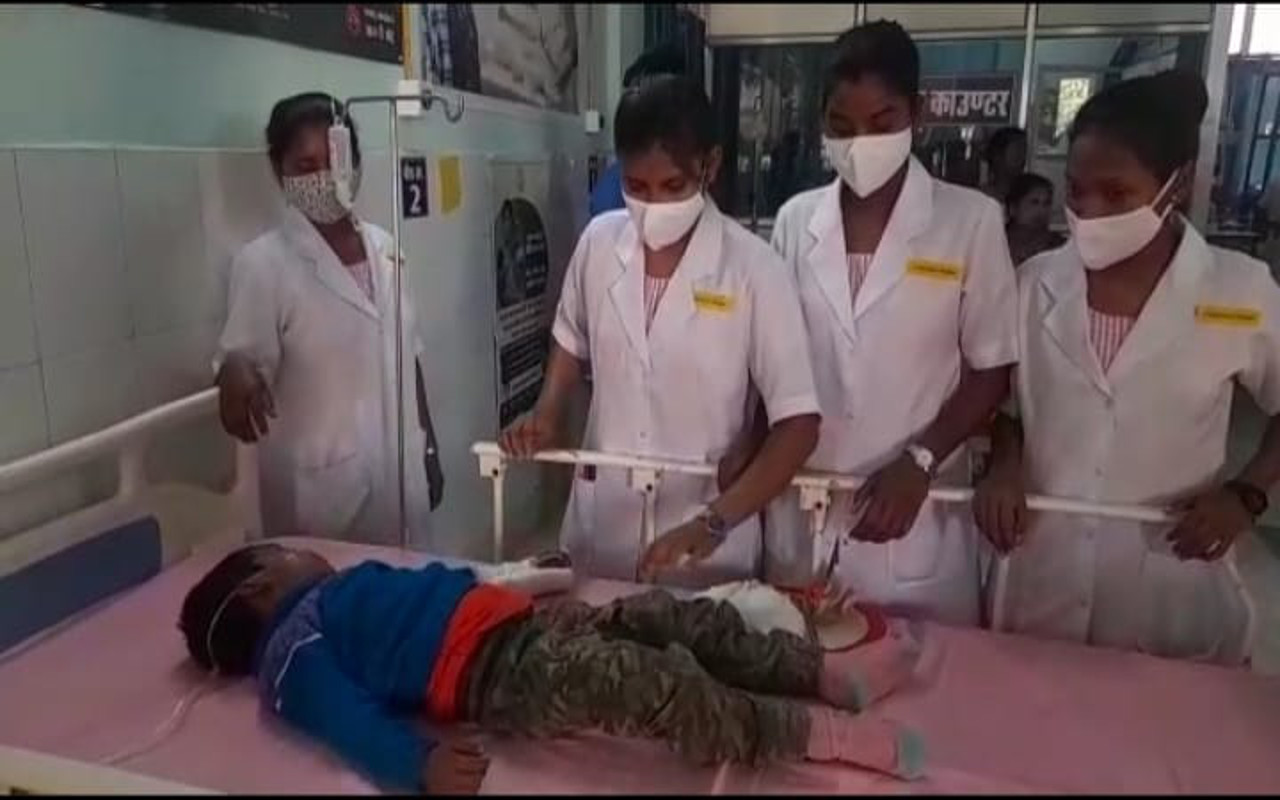 Jharkhand News: शादी समारोह में शामिल होने जा रहे गुमला में पिता- पुत्र की मौत, घायल भतीजा रिम्स रेफर
