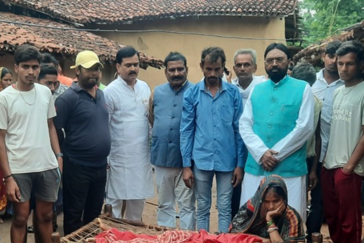 देवघर : पानी में डूब रहे भाई को बचाने कूदी बहन, दोनों की मौत
