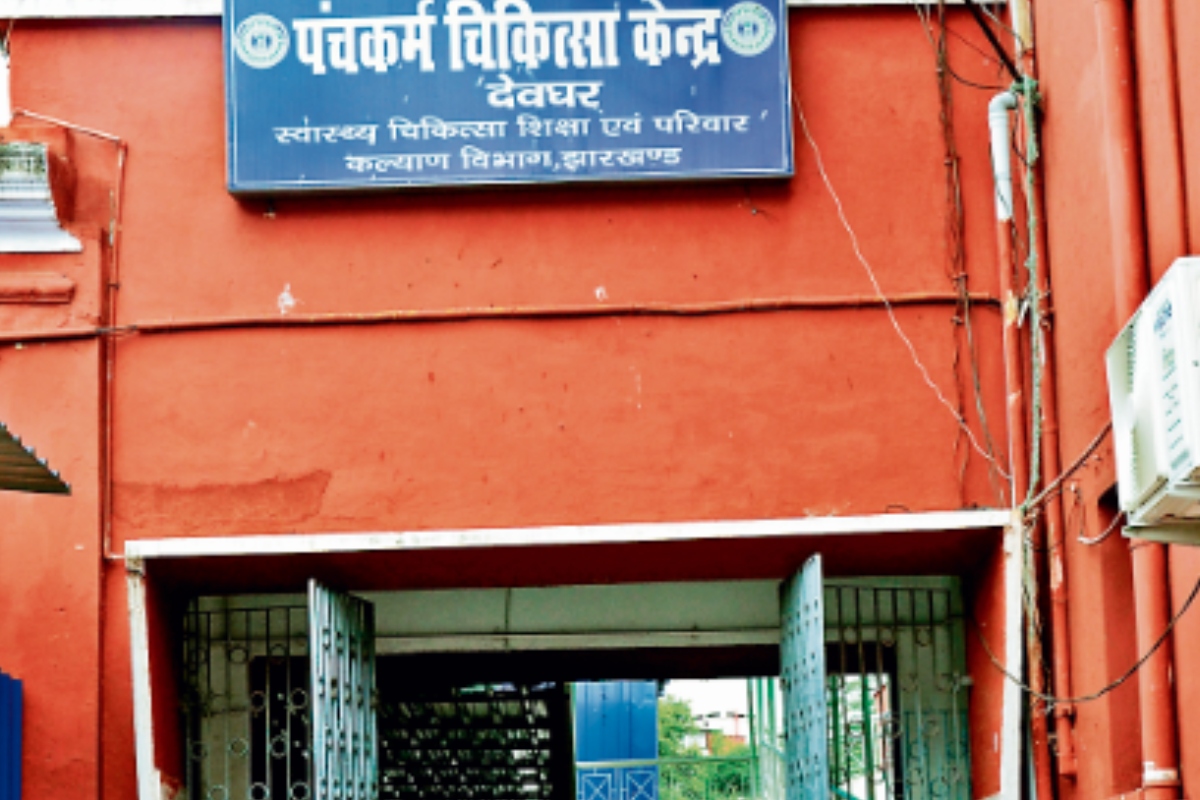 झारखंड : चाकुलिया में हाथियों की मौत मामले में जांच-जांच खेल रहा वन व विद्युत विभाग