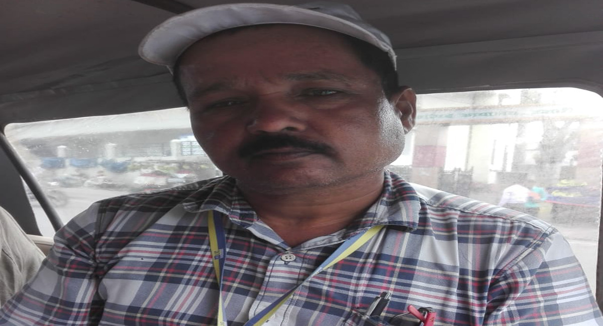 Jharkhand Crime News : हजारीबाग में LIC एजेंट से करीब ढाई लाख की छिनतई, CCTV फुटेज खंगालने में जुटी पुलिस