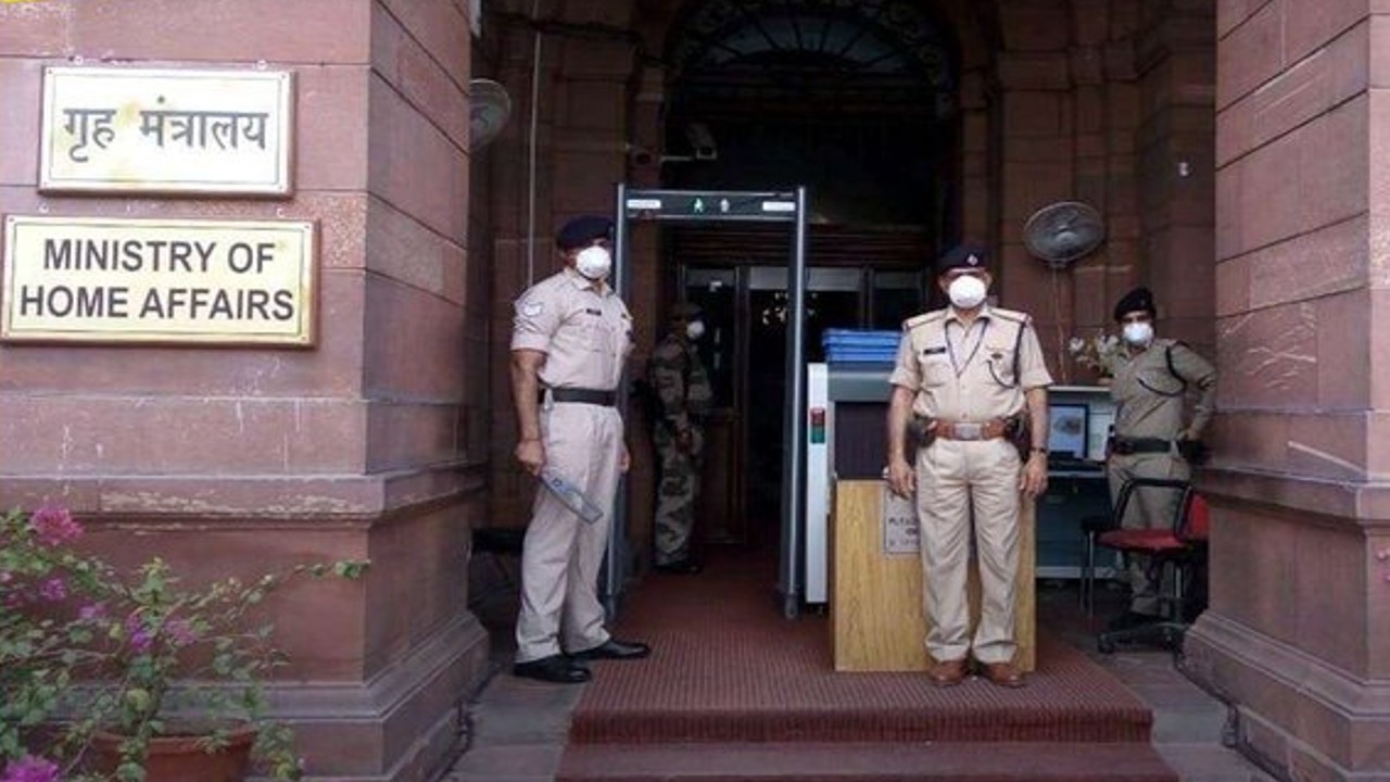 काबुल हमले के बाद गृह मंत्रालय ने 100 अफगान सिखों को दिया ई-वीजा, करीब से नजर रख रहा है विदेश मंत्रालय