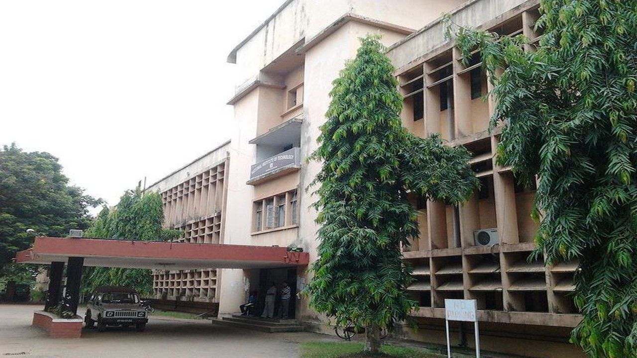 अब हिंदी में भी पढ़ सकेंगे इंजीनियरिंग, NIT Jamshedpur इसकी शुरूआत करने वाला बनेगा पहला संस्थान