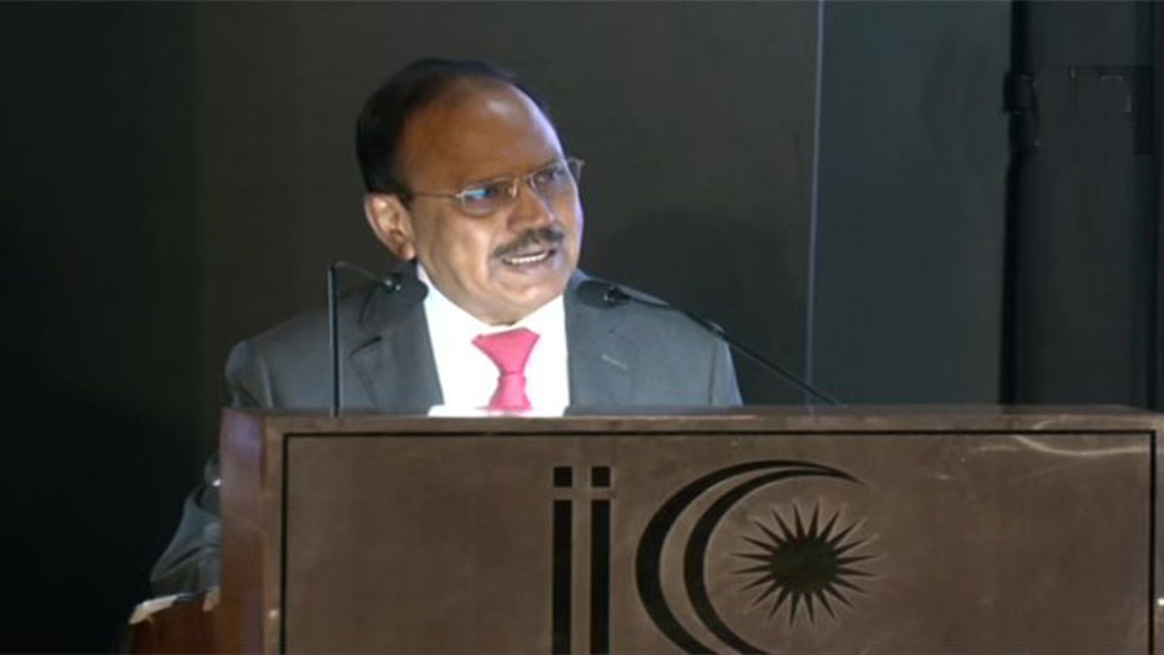 NSA अजित डोभाल ने कहा- ‘ISIS से प्रेरित आतंक का खतरा बरकरार, कट्टरपंथ के खिलाफ उलेमा की भूमिका अहम’