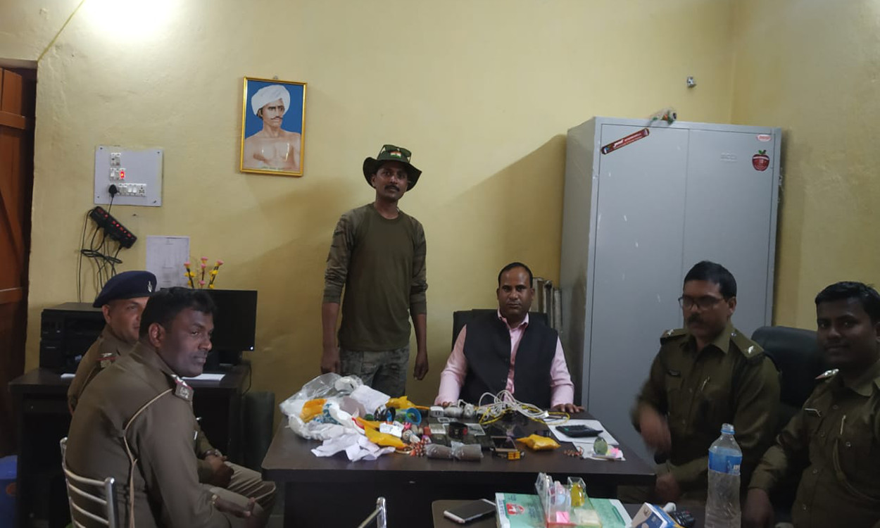 मेदिनीनगर के रिमांड होम में छापेमारी, 10 मोबाइल समेत मिले कई आपत्तिजनक सामान