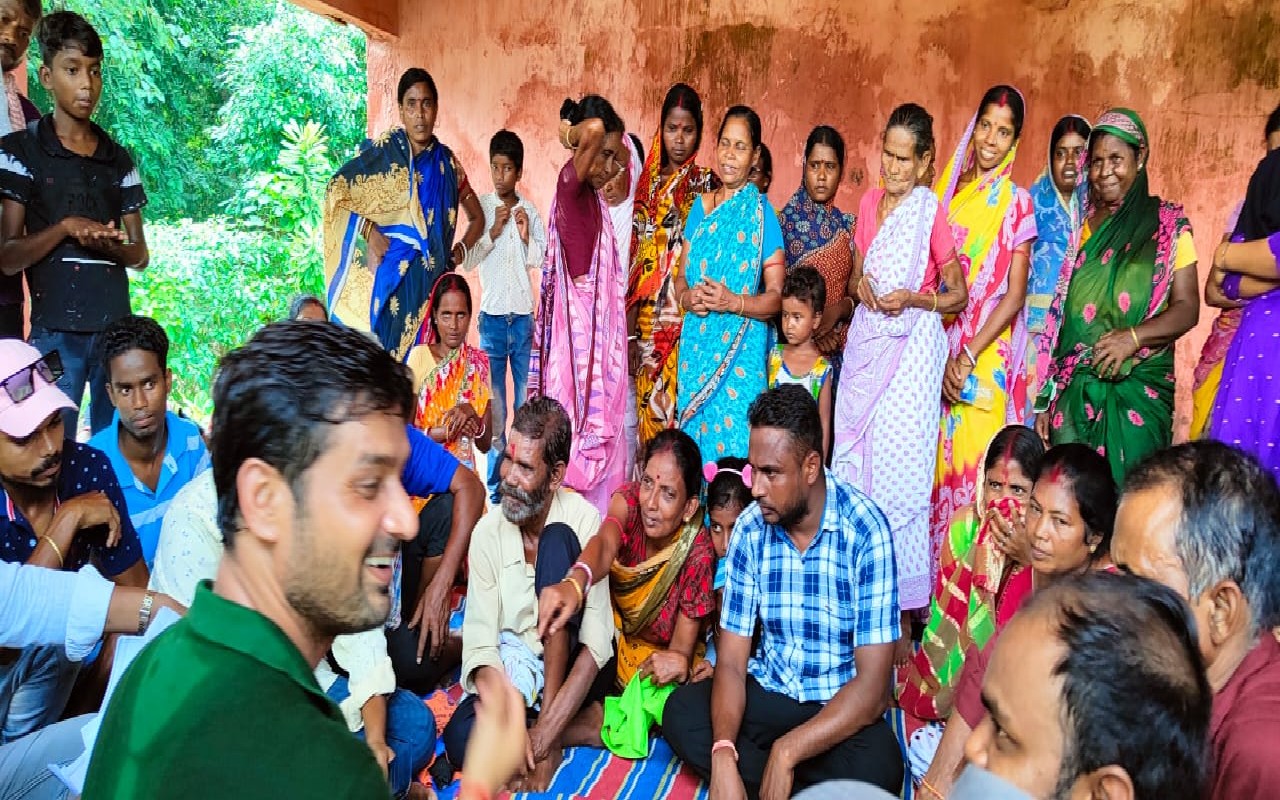 Jharkhand: घाटशिला राजस्टेट में सड़क की समस्या का निकला समाधान, आपसी सहमति से निकाला रास्ता