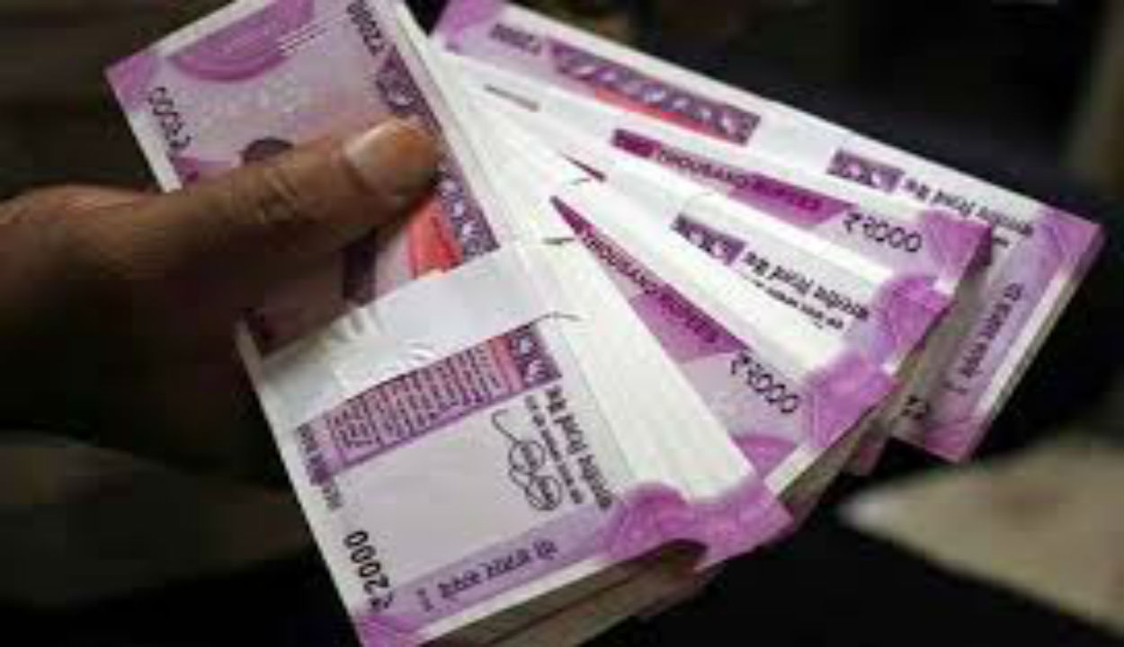 7th Pay Commission : केंद्रीय कर्मचारियों और लाखों पेंशनधरियों को जल्द तोहफा देगी मोदी सरकार, नए साल पर होगा फायदा